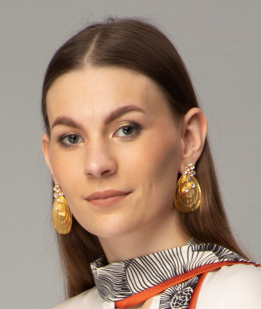 Gold Pleated, Tear Drop Stunning Earring