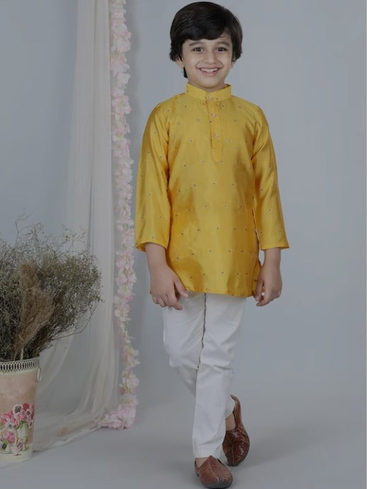 Boys Ethnic Motifs Embroidered Mandarin Collar Thread Work Kurta with Pyjamas