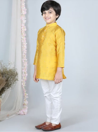 Boys Ethnic Motifs Embroidered Mandarin Collar Thread Work Kurta with Pyjamas