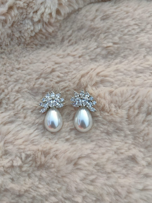 Silver Cubic Zirconia Pearl Earring