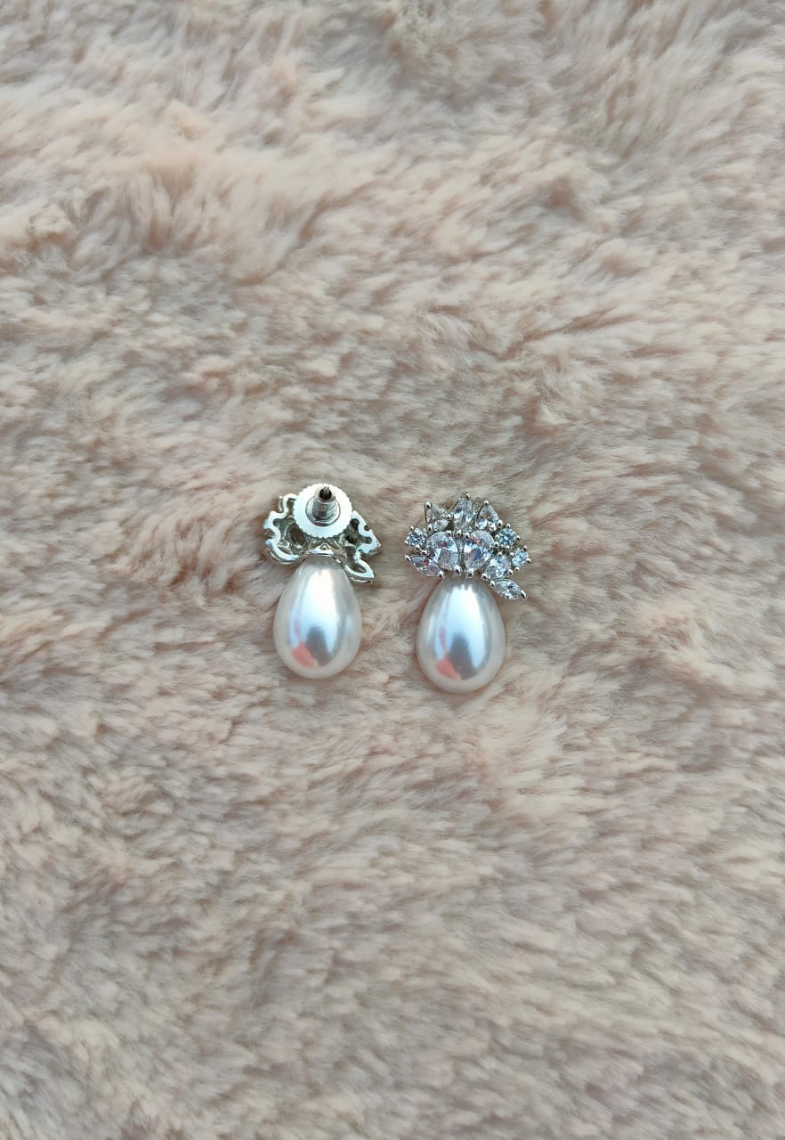 Silver Cubic Zirconia Pearl Earring